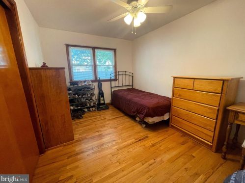 62 Goeke Dr, Trenton NJ 08610-1123 exterior