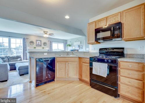 105 Knollwood Dr, Lancaster PA 17601-5613 exterior