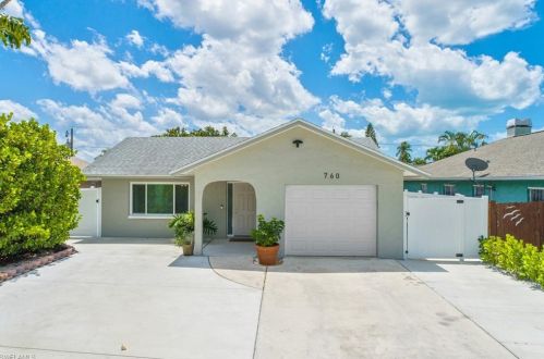 760 100 Ave, Naples FL 34108-2240 exterior