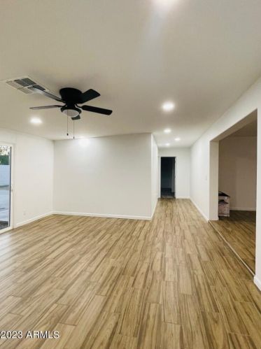 5658 37th Dr, Phoenix AZ  85019-2102 exterior