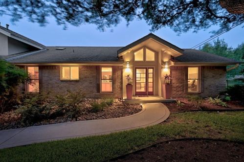 805 Frst Vw Dr, Austin TX 78746-4519 exterior