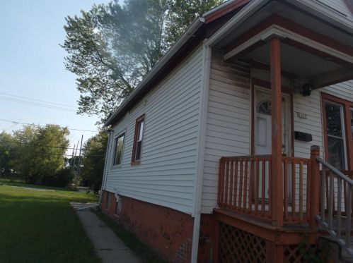 1617 Center St, Milwaukee, WI 53206-2105