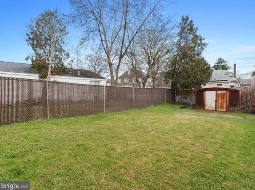 29 Macdade Blvd, Manor PA 19036-2406 exterior