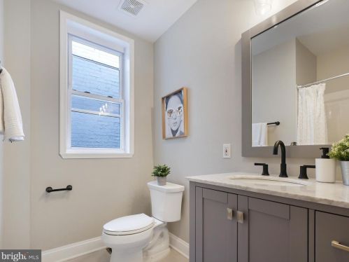 812 11 St, Washington DC 20002-3739 exterior