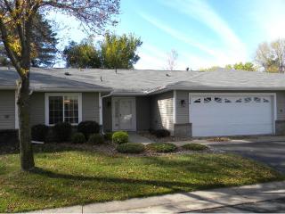 1220 Ravenswood Ct, Saint Paul, MN 55126-8613