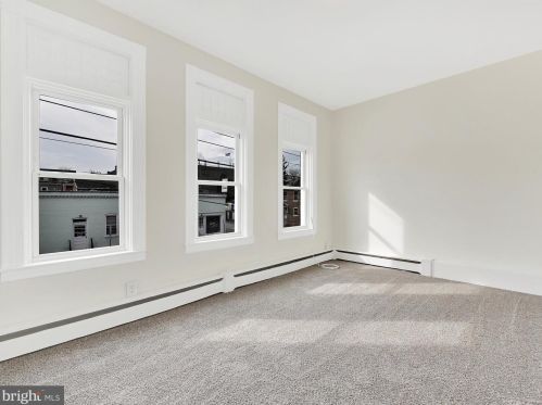 27 New Dorwart St, Lancaster PA 17603-5220 exterior