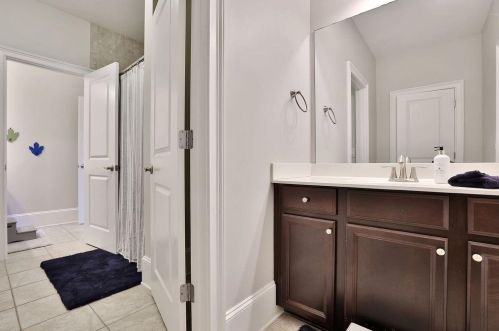 3573 Brookleigh Ln, Atlanta GA 30319-2219 exterior