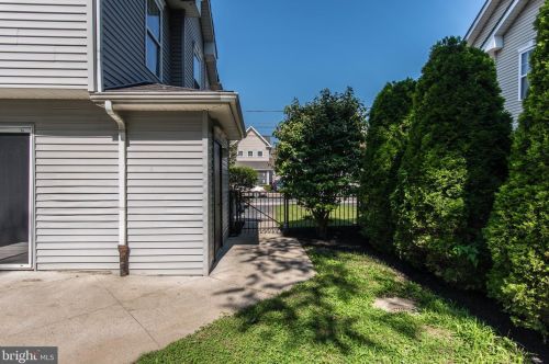 1915 Franklin St, Philadelphia PA 19122-2015 exterior