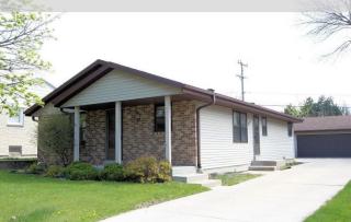 230 110th St, Milwaukee, WI 53226-4105