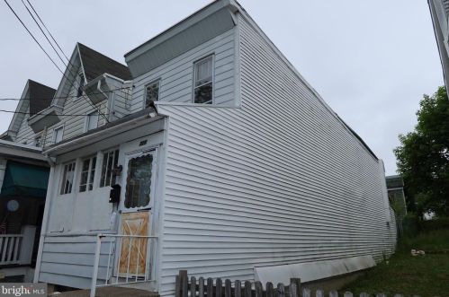 726 Seneca St, Primrose, PA 17901-1645