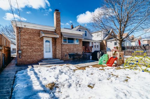 5223 Nashville Ave, Chicago IL 60638-1216 exterior