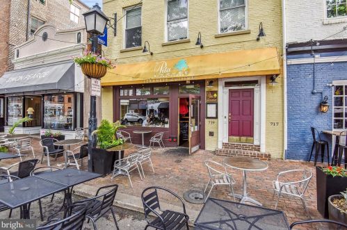 5823 Monticello Rd, Alexandria VA 22303-1302 exterior