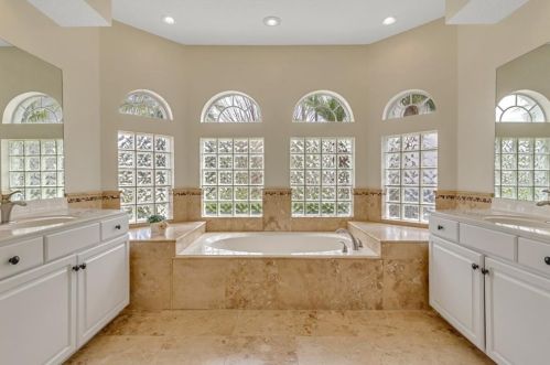 4657 Lk Calabay Dr, Orlando FL 32837-5435 exterior