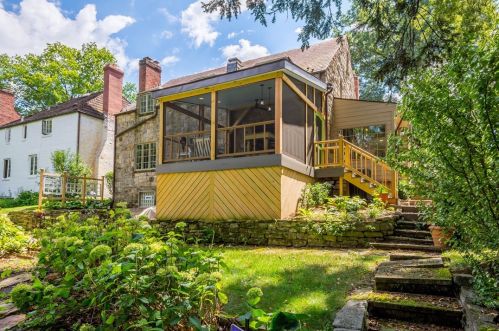 3 Parkridge Ln, Pittsburgh PA 15228-1106 exterior