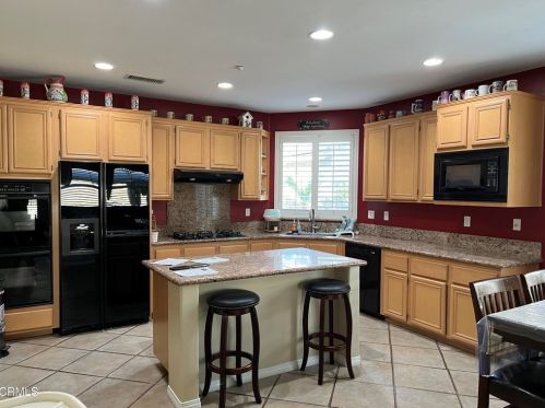 2028 Newcastle Dr, Oxnard, CA 93036-6322