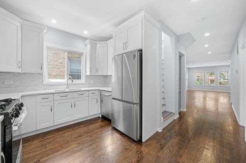 5917 Washtenaw Ave, Chicago IL  60659-3913 exterior