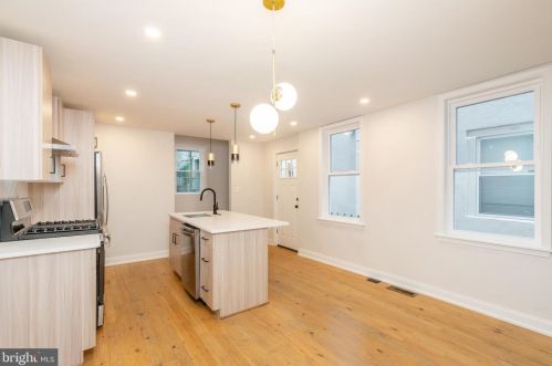 2233 Cedar St, Philadelphia PA  19125-2909 exterior