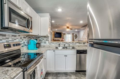 2150 Aspen Dr, Dallas TX  75227-8167 exterior