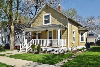 539 Spruce St, Aurora IL  60506-3860 exterior