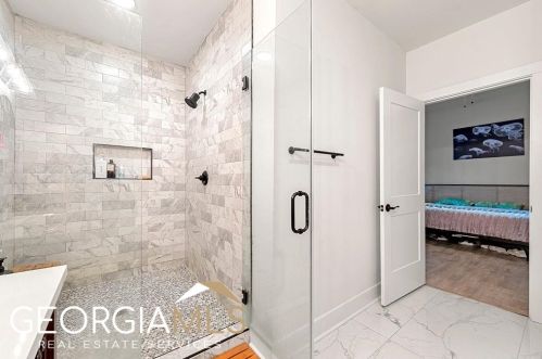 1666 Connally Dr, Atlanta GA 30344-1166 exterior