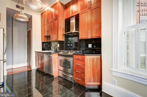 830 D St, Washington DC  20003-2175 exterior