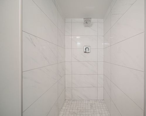 5201 Wellington Ave, Chicago IL 60641-4906 exterior