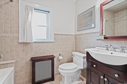 35 Wilson Ave, Valhalla NY 10595-2026 exterior