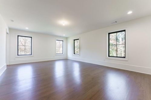 5666 Long Island Dr, Atlanta GA  30327-4842 exterior