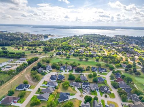 146 Bermuda Cir, Montgomery TX 77356-8205 exterior