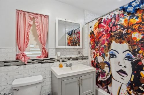 20 Grv Ter, Irvington NJ 07111-2722 exterior