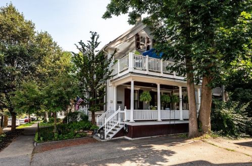 34 Cushing St, Dover NH 03820-3616 exterior