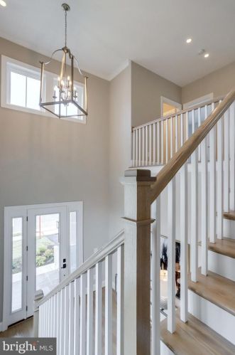 2733 1 St, Arlington VA 22203-2639 exterior