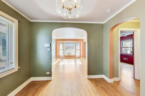 8908 Dorchester Ave, Chicago IL 60619-7005 exterior