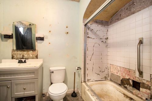 307 9 St, Mishawaka IN 46544-2157 exterior