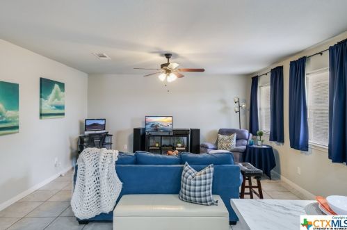 572 Hillside Dr, Spring Branch TX 78070-3808 exterior