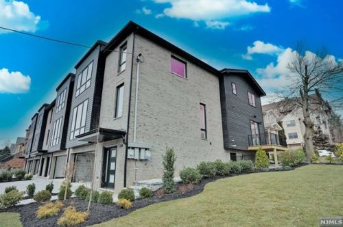 410 Hillside Ave, Palisades Park NJ 07650-1314 exterior