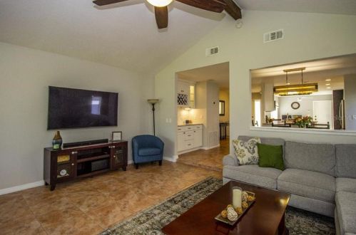 16155 Gardendale Dr, Tampa FL 33624-1132 exterior