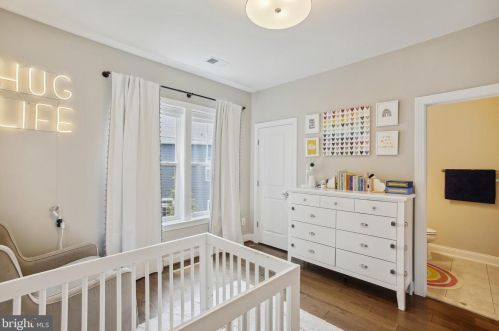 6031 Florence Ln, Alexandria VA 22310-2209 exterior