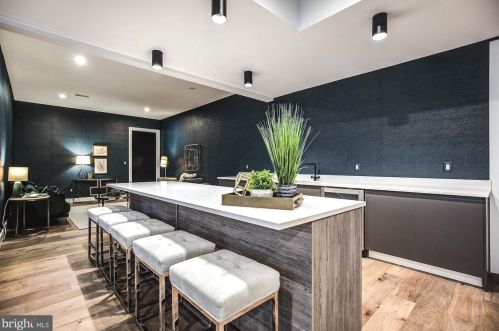 6160 Hardy Dr, Mc Lean VA 22101-3112 exterior