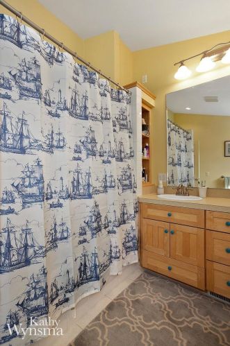 2514 Hall St, Grand Rapids MI 49506-3170 exterior