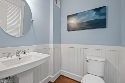 15 Chapman St, Alexandria VA 22301-2202 exterior