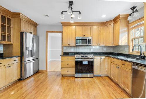 125 Montclaire Ave, Milwaukee WI 53217-4438 exterior