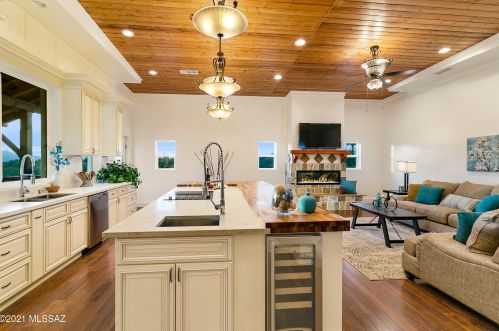 5201 Camino Real, Tucson AZ  85718-5028 exterior