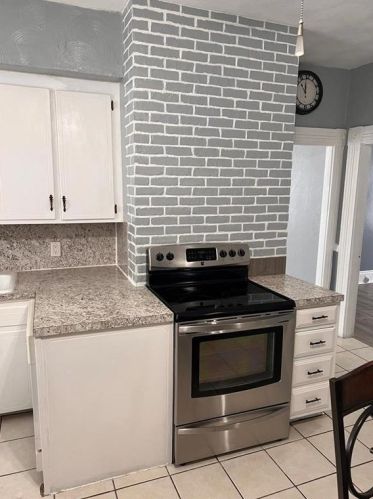 873 Atwells Ave, Providence RI 02903-1456 exterior