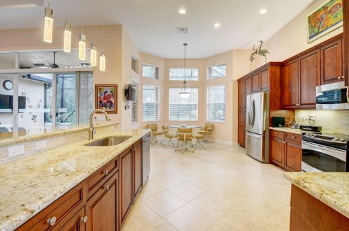 10468 Whitewind Cir, Boynton Beach FL 33473-7881 exterior