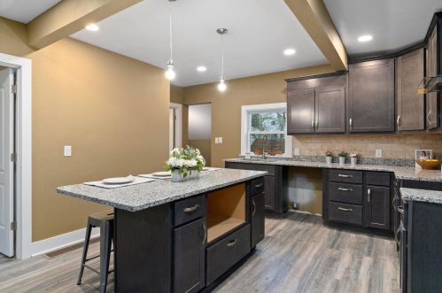 2540 Booth St, Milwaukee WI 53212-2907 exterior