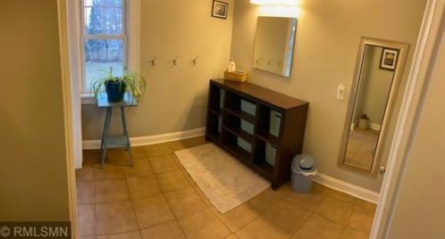 323 5th St, Litchfield MN 55355-1806 exterior