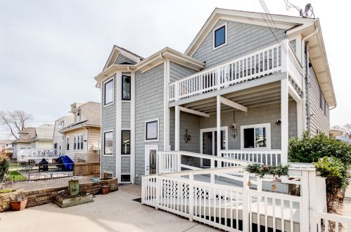 5330 Winnemac Ave, Chicago IL 60706-3407 exterior