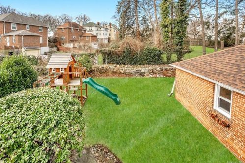 370 Rich Ave, Mount Vernon NY 10550-1510 exterior