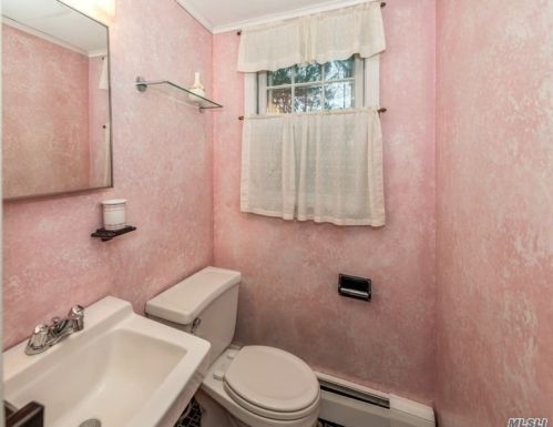 14 Bennett Ave, Huntington Station NY 11746-2839 exterior